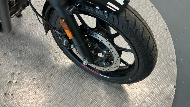 Royal Enfield Hntr 350 Rebel Red (23MY)